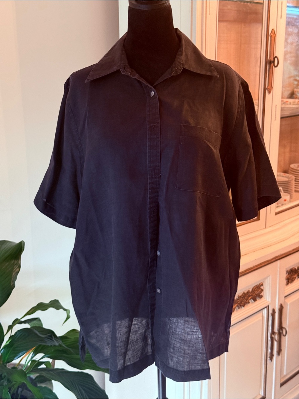 August Max Black Short-Sleeve Button-Down Shirt